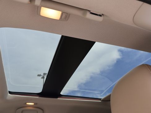 Used 2019 Nissan Pathfinder SL image 18