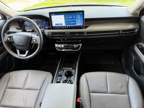 Used 2023 Lincoln Corsair FWD Reserve image 2