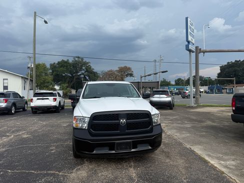 Used 2018 RAM 1500 2WD Crew Cab ST image 2