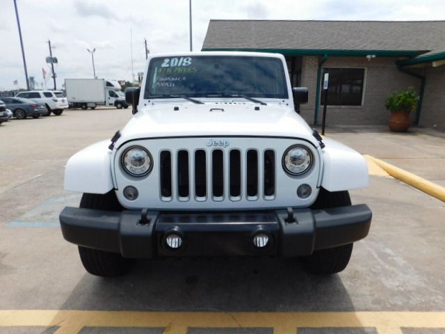 Used 2018 Jeep Wrangler JK 4WD Unlimited Sahara image 3