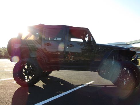 Used 2015 Jeep Wrangler Rubicon image 6