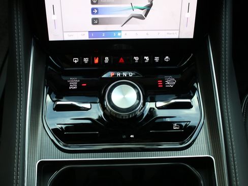 Used 2023 Jeep Grand Wagoneer Series II image 14