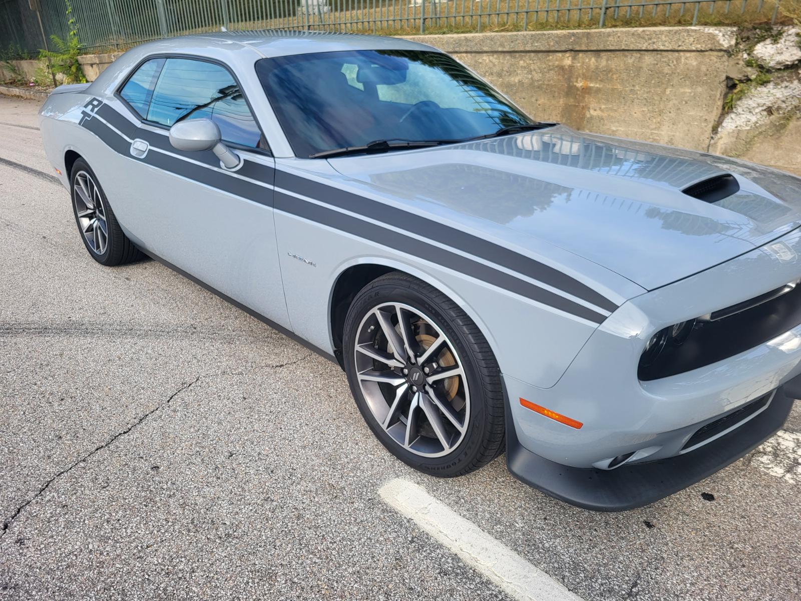 Used 2022 Dodge Challenger R/T Plus RWD image 1