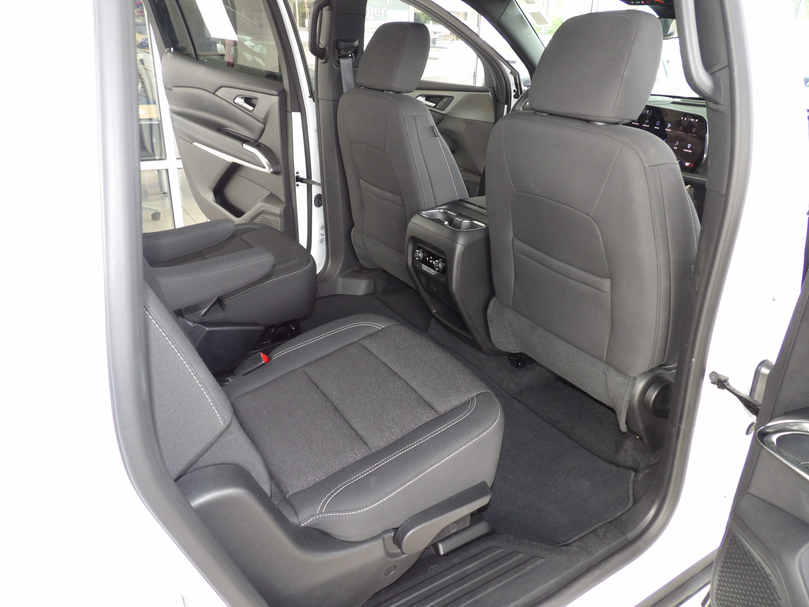 Used 2026 Chevrolet Traverse FWD LT image 18