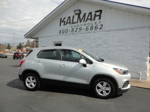 Used 2020 Chevrolet Trax LS image 2