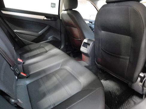 Used 2012 Volkswagen Passat 2.5 SE image 10