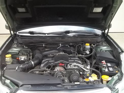 Used 2011 Subaru Outback 3.6R Limited AWD/4WD image 10