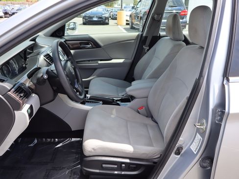 Used 2016 Honda Accord EX Sedan image 11