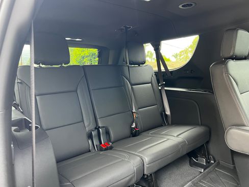 Used 2025 Chevrolet Suburban 4WD Z71 image 22
