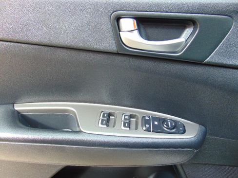 Used 2020 Kia Optima LX image 12