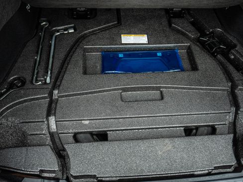 Used 2016 Toyota Prius image 38