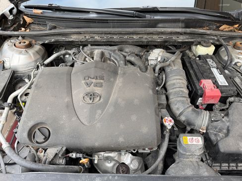 Used 2018 Toyota Camry XLE image 16