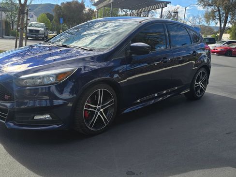 Used 2017 Ford Focus ST image 12