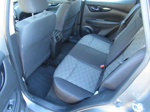 Used 2017 Nissan Rogue Sport SV image 20