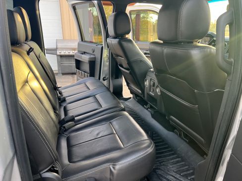 Used 2012 Ford F250 Lariat image 20