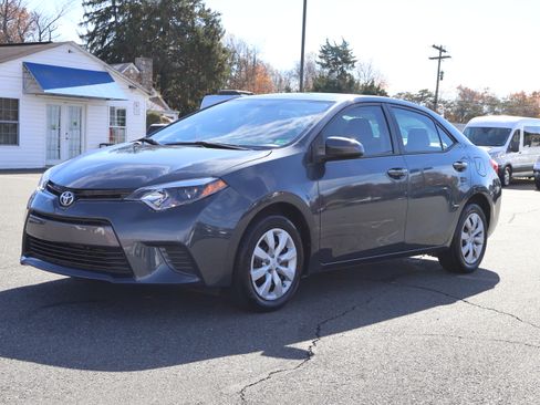 Used 2015 Toyota Corolla LE image 4