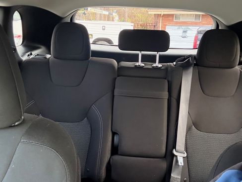 Used 2019 Jeep Cherokee Latitude image 20