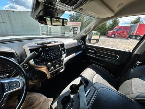 Used 2024 RAM 2500 4x4 Crew Cab Laramie image 16