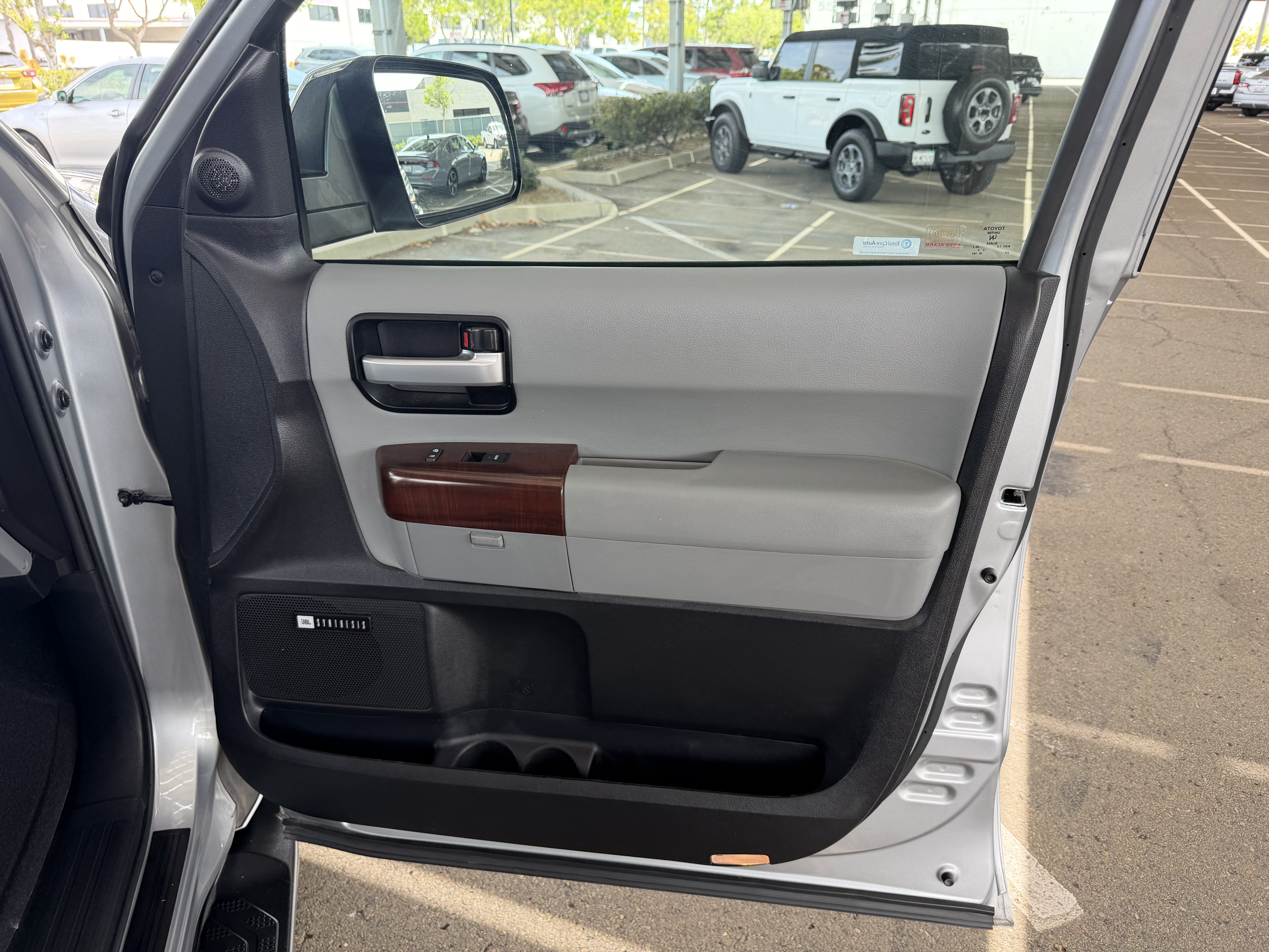 Used 2016 Toyota Sequoia Platinum AWD/4WD image 31
