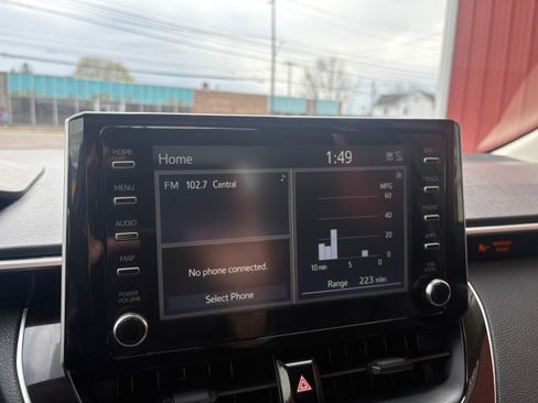 Used 2020 Toyota Corolla LE image 18