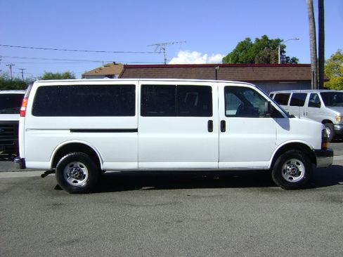 Used 2008 GMC Savana 3500 image 3