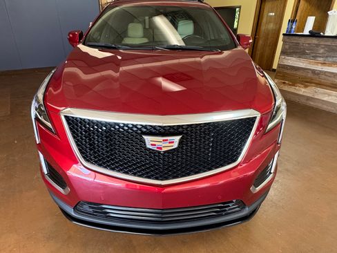 Used 2023 Cadillac XT5 Sport image 2