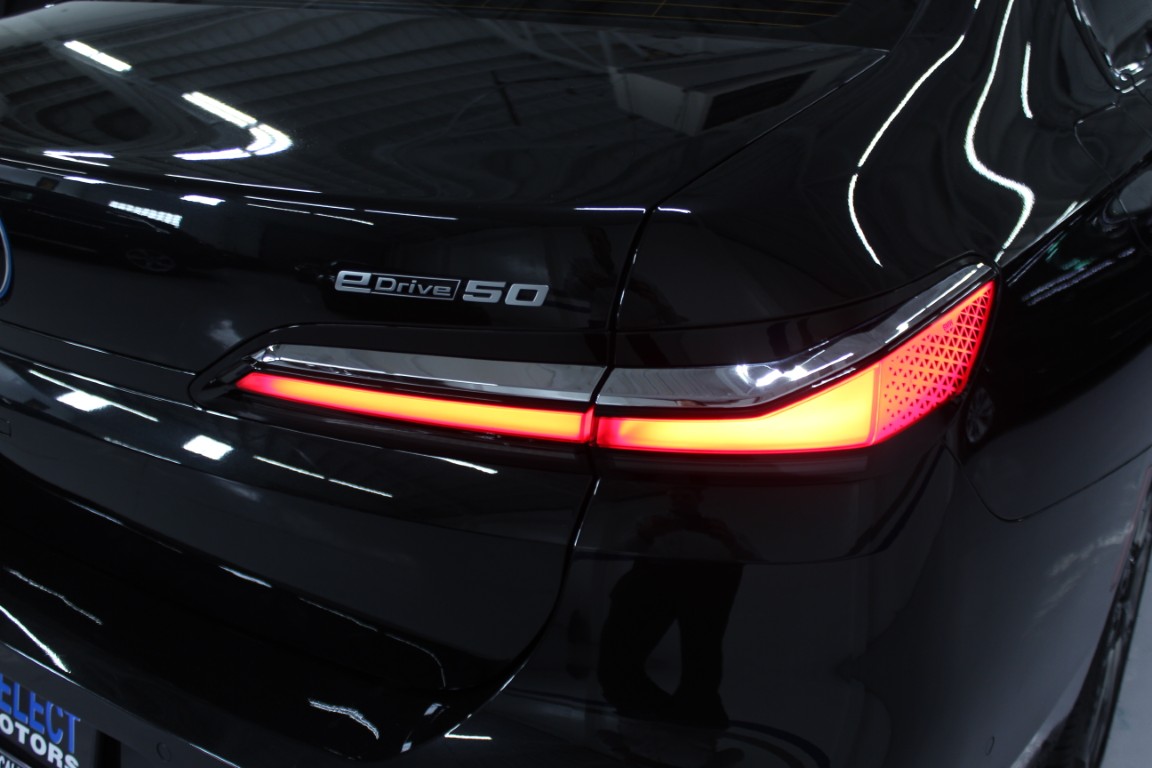 Used 2024 BMW i7 eDrive50 RWD image 9