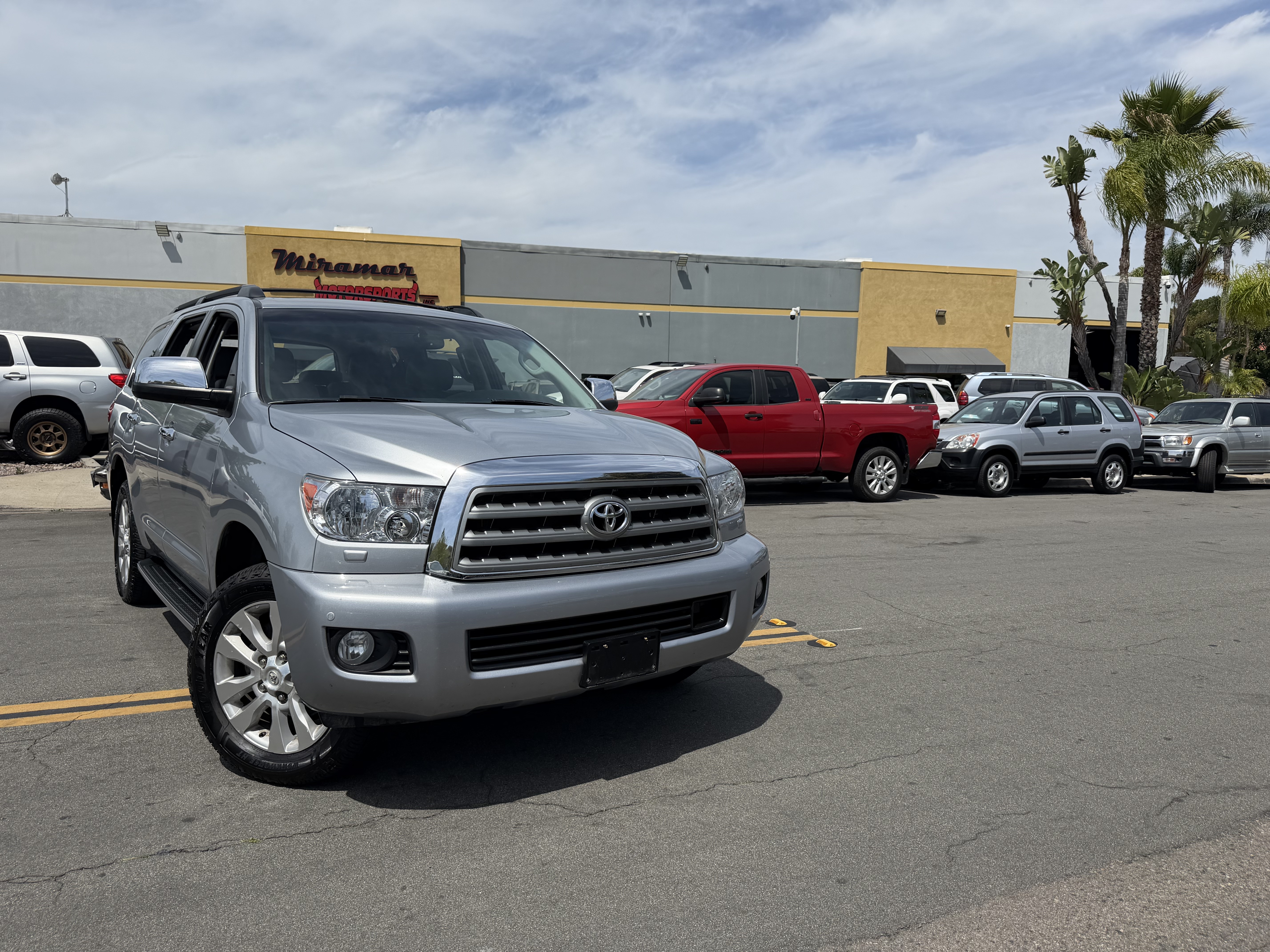 Used 2016 Toyota Sequoia Platinum AWD/4WD image 1