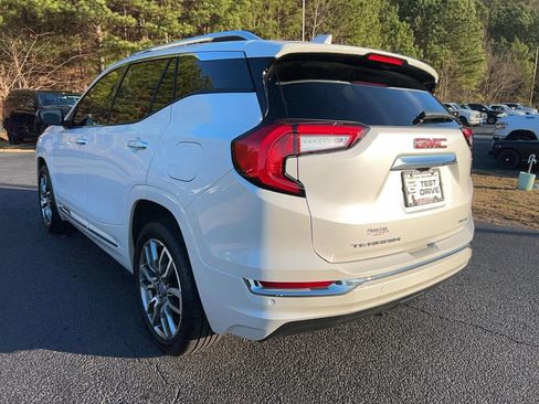 Used 2024 GMC Terrain Denali image 5