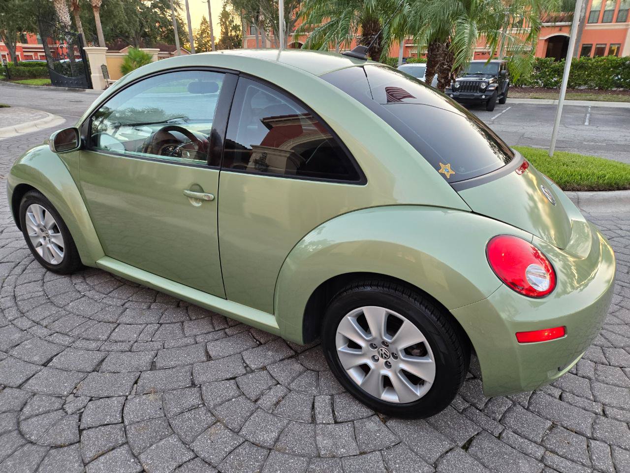 Used 2009 Volkswagen Beetle 2.5 Coupe FWD image 17