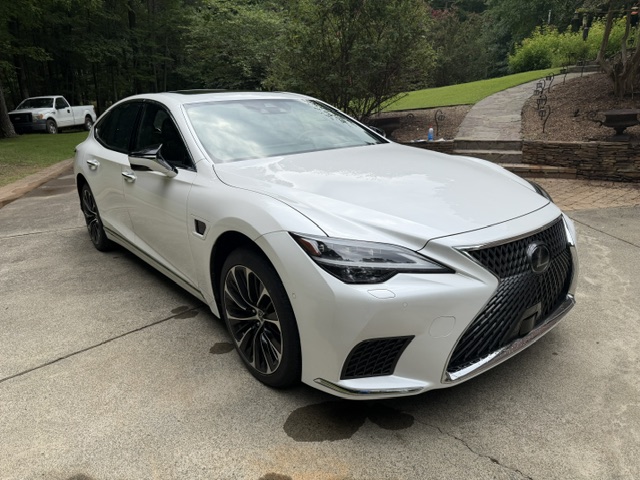 Used 2023 Lexus LS 500h AWD w/ Luxury Package image 3