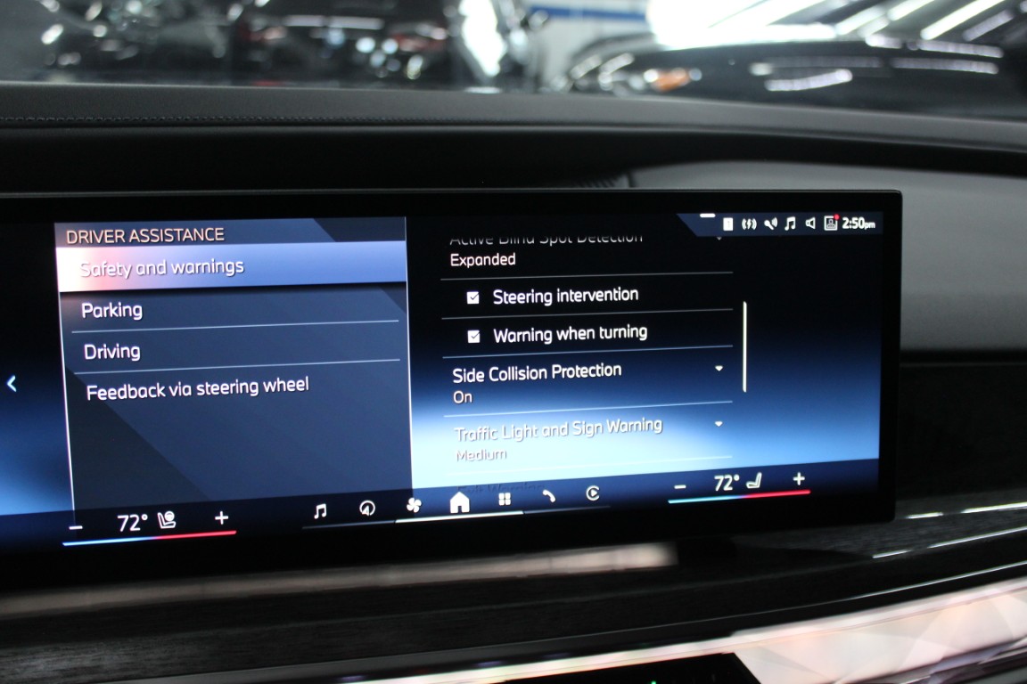 Used 2024 BMW i7 eDrive50 RWD image 26