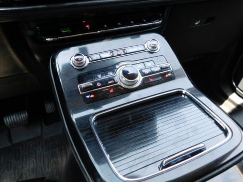 Used 2022 Lincoln Nautilus FWD image 18