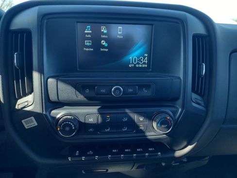 Used 2019 Chevrolet Silverado 1500 LD image 18