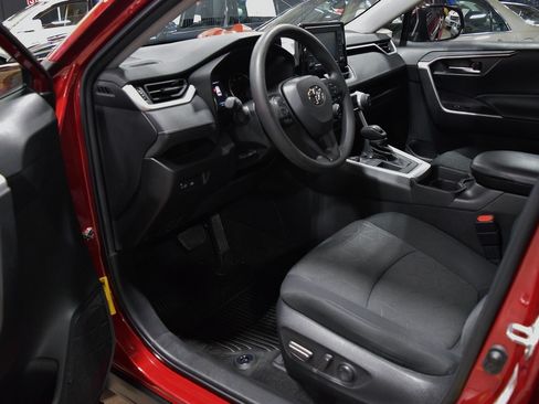 Used 2021 Toyota RAV4 XLE image 15