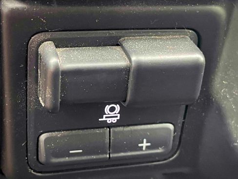 Used 2021 Chevrolet Silverado 1500 LT image 27