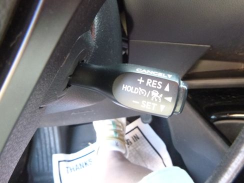 Used 2021 Toyota C-HR XLE image 25