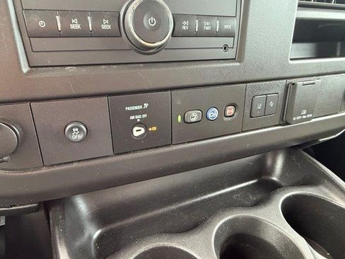 Used 2020 Chevrolet Express 2500 image 25