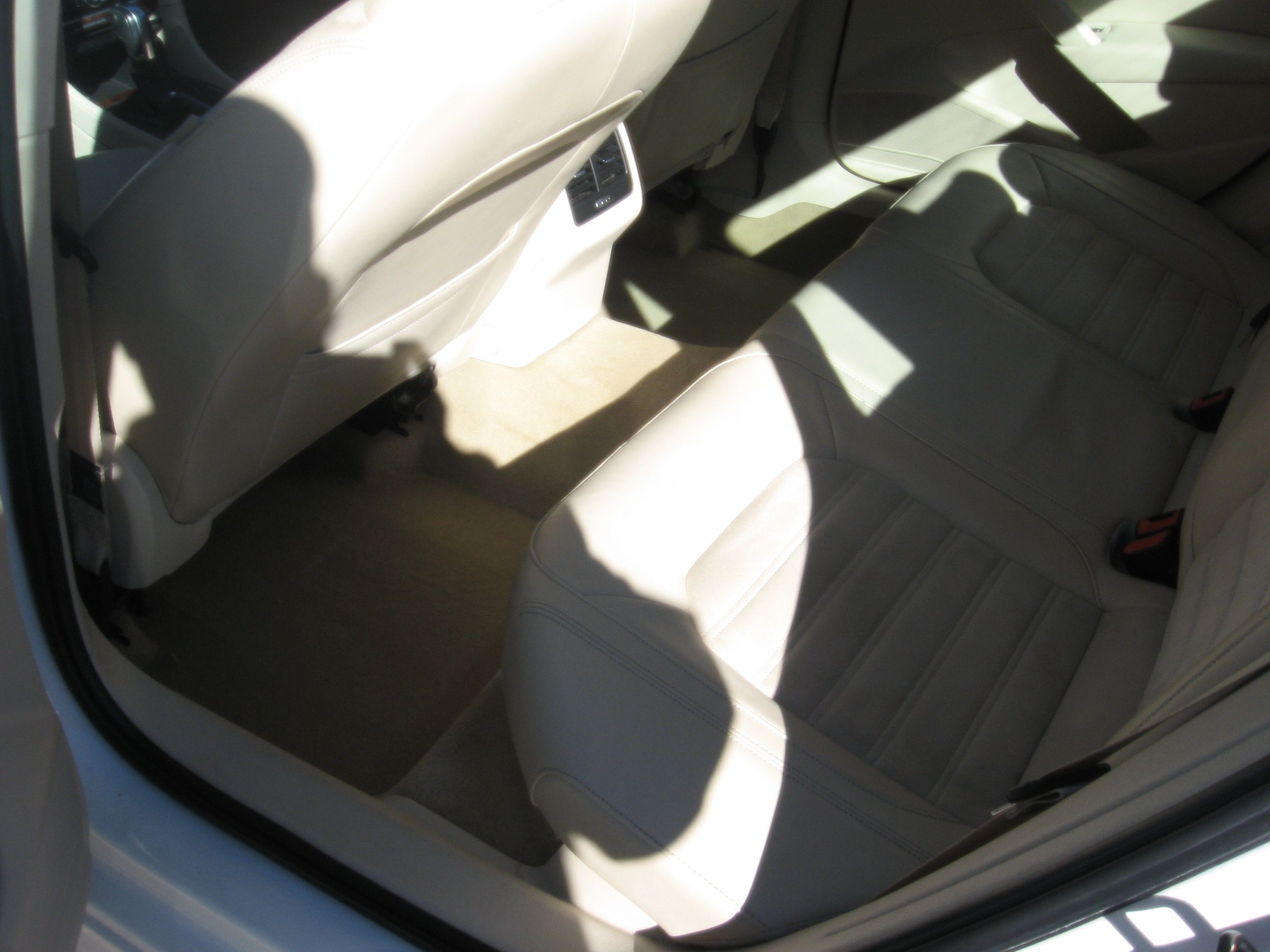 Used 2013 Volkswagen Passat 3.6 SEL Premium FWD image 7