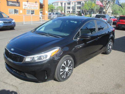 Used 2017 Kia Forte LX image 13