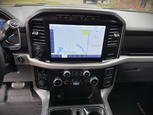 Used 2023 Ford F150 XLT image 35