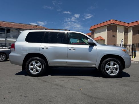 Used 2010 Toyota Land Cruiser UNAVAIL AWD/4WD image 17