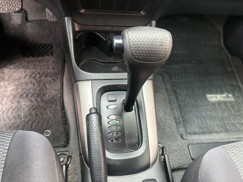 Used 2005 Toyota RAV4 image 16