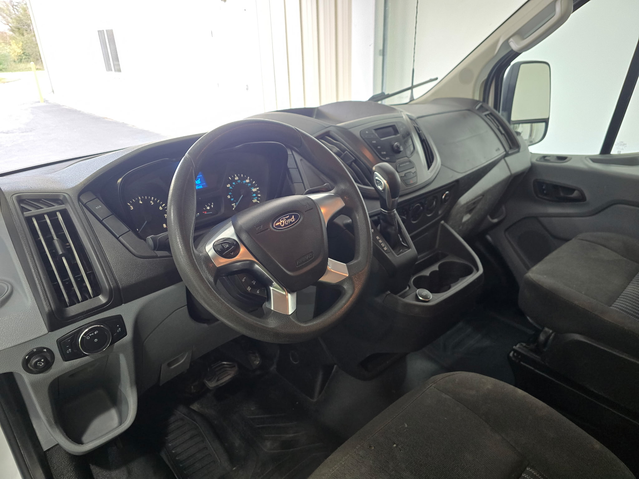 Used 2019 Ford Transit 250 130 Low Roof RWD image 10