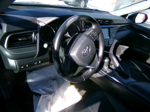 Used 2019 Toyota Camry SE image 10