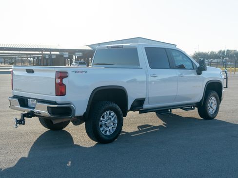 Used 2022 Chevrolet Silverado 2500 LT image 5