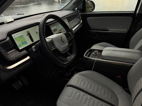 Used 2023 Rivian R1T AWD Adventure image 21