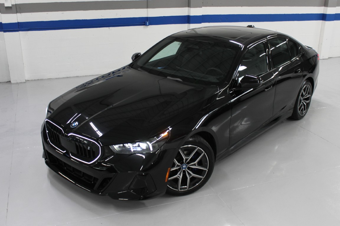 Used 2024 BMW i5 eDrive40i AWD/4WD image 4