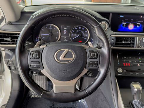 Used 2018 Lexus IS 300 image 9