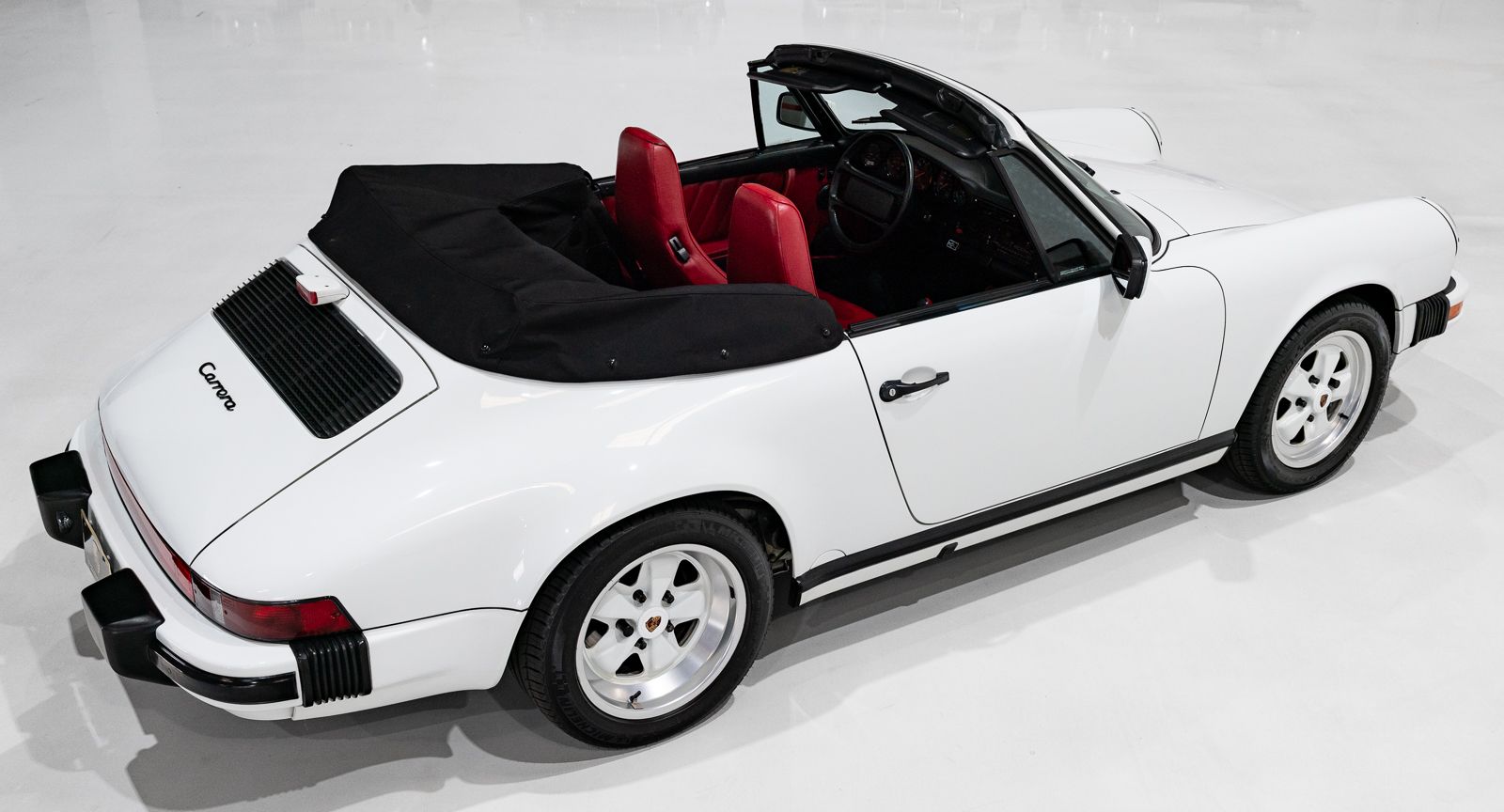 Used 1989 Porsche 911 Carrera Cabriolet RWD image 22